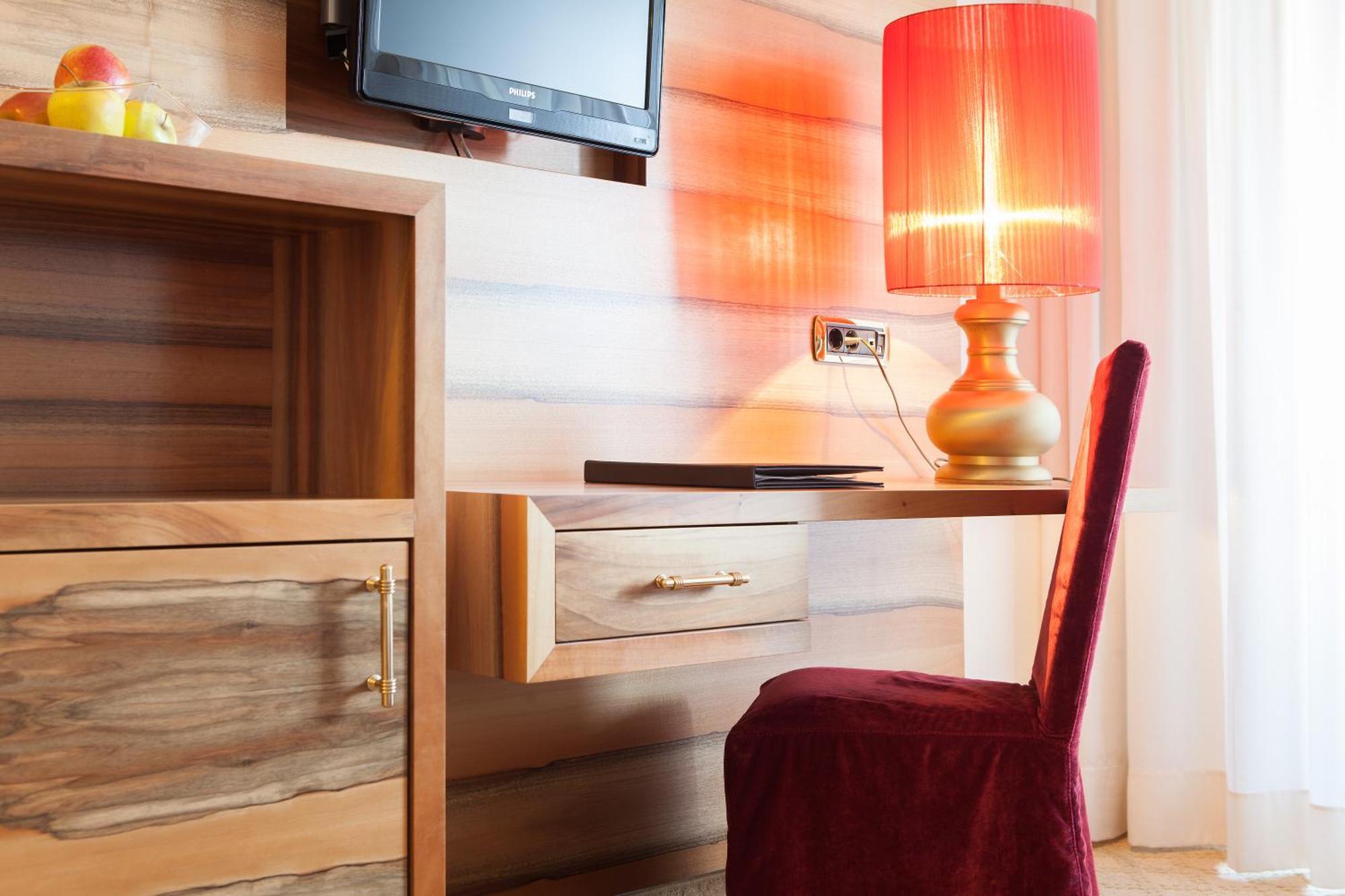 Hotel Hohenwart Schenna Ngoại thất bức ảnh