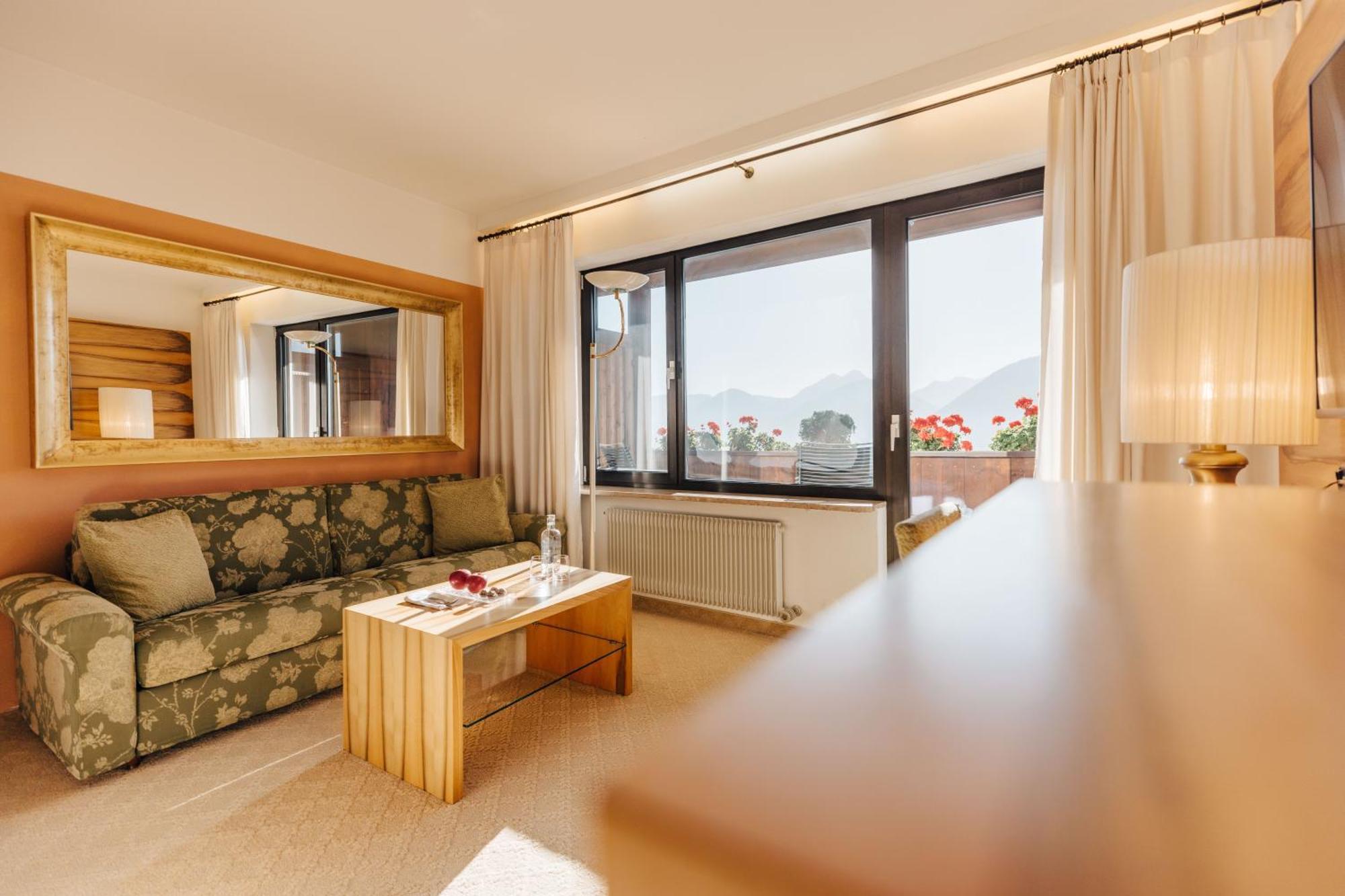 Hotel Hohenwart Schenna Ngoại thất bức ảnh