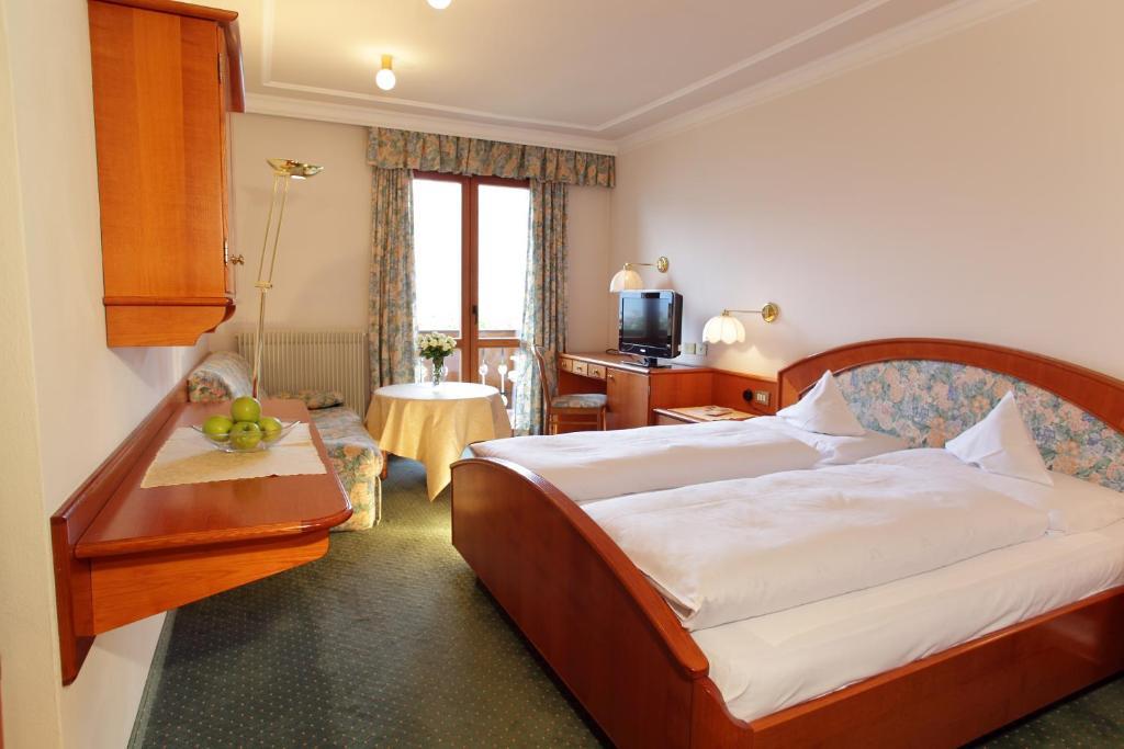 Hotel Hohenwart Schenna Phòng bức ảnh